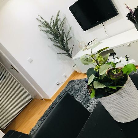 Apartamento Good Vibes Apartment Zaragoza Bagian luar foto