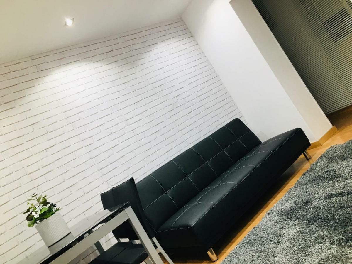 Apartamento Good Vibes Apartment Zaragoza Bagian luar foto
