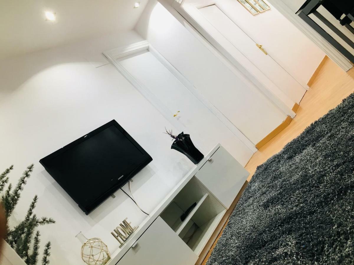 Apartamento Good Vibes Apartment Zaragoza Bagian luar foto