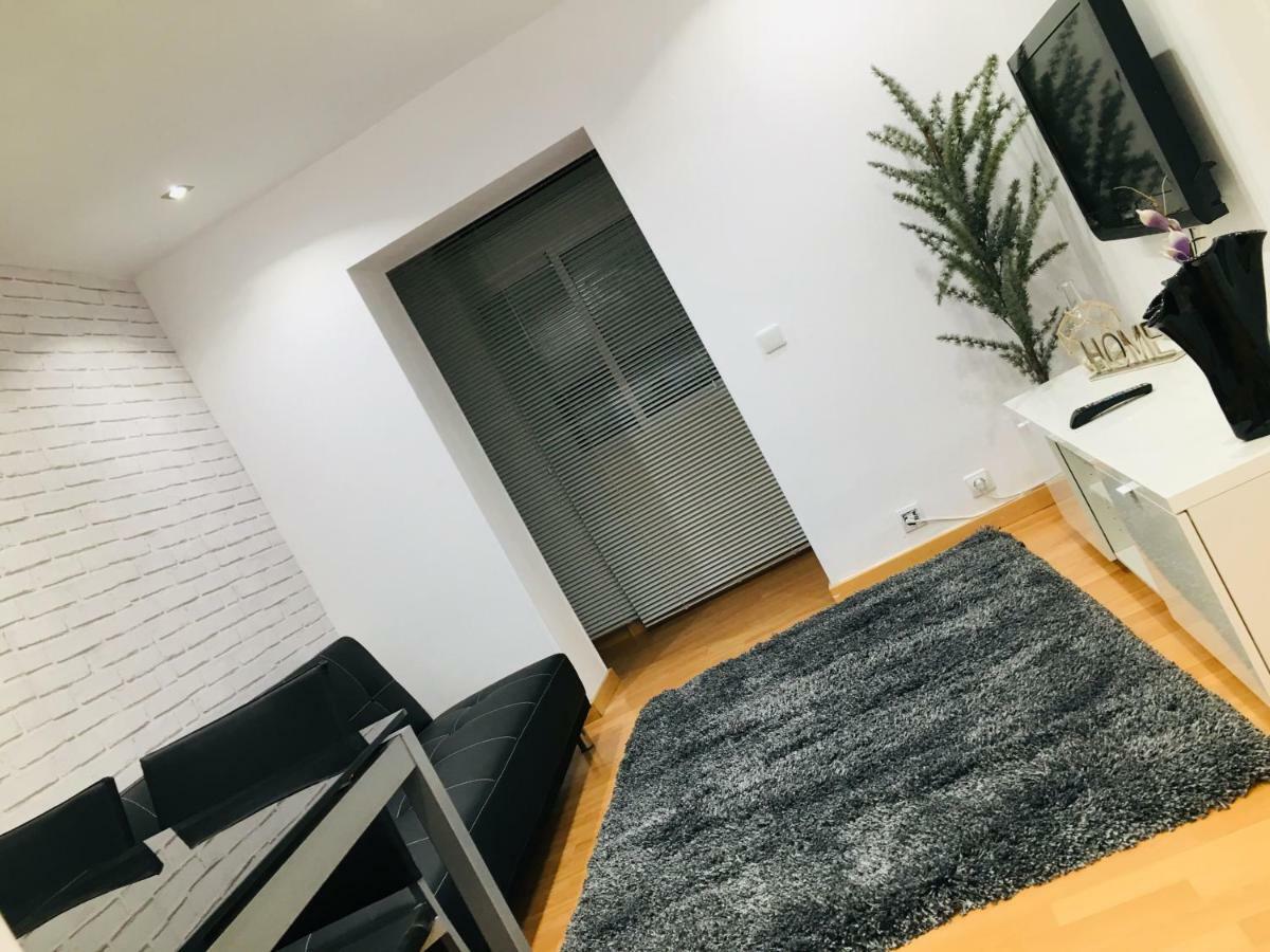 Apartamento Good Vibes Apartment Zaragoza Bagian luar foto